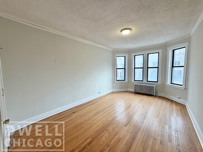 Foto del edificio - 1540 N Kedzie Ave