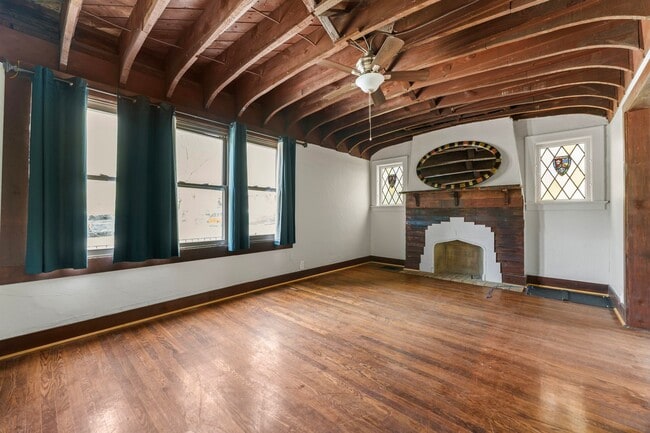 Building Photo - 11 Burdsall Ave