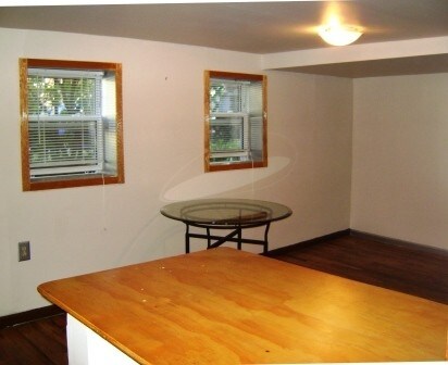 Building Photo - 6906 N Wayne Ave