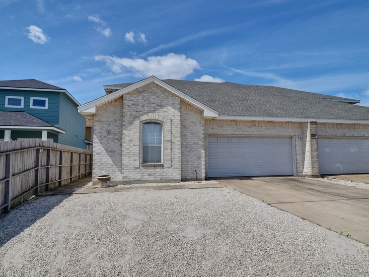 15505 Palmira Ave, Corpus Christi, TX 78418 Condo for Rent in Corpus Christi, TX