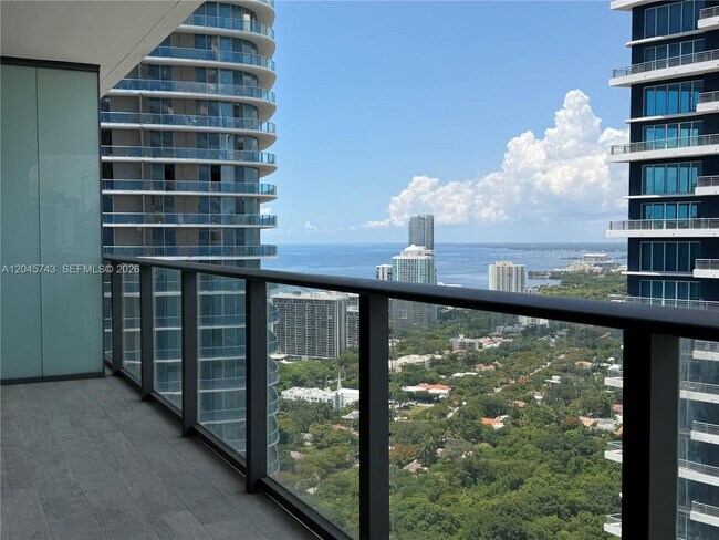 Foto del edificio - 1300 S Miami Ave