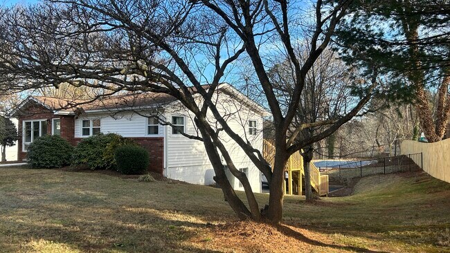 Building Photo - 65 Rash Rd