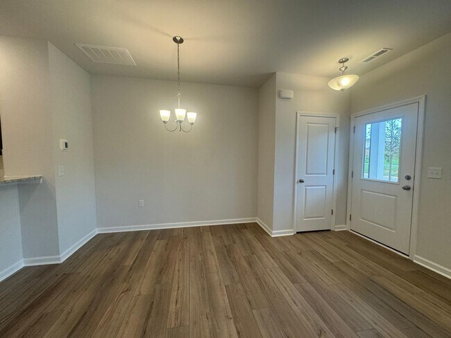 Foto del edificio - Brand New Townhouse in the Beautiful Neigh...