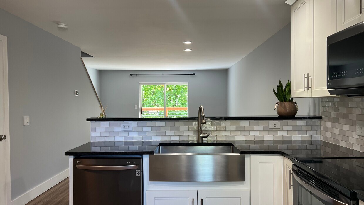 Foto principal - 325 Juniper Dr