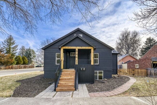 Photo - 946 Pratt St Apartment