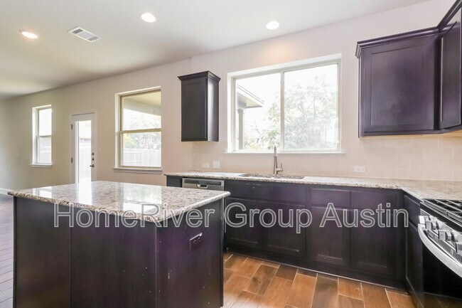 Foto del edificio - 145 Blue Oak Blvd