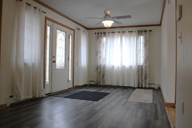 Foto del edificio - 1878 Riverside Dr