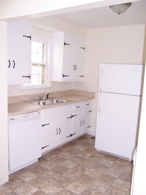 Building Photo - 6325 Alamo Pl