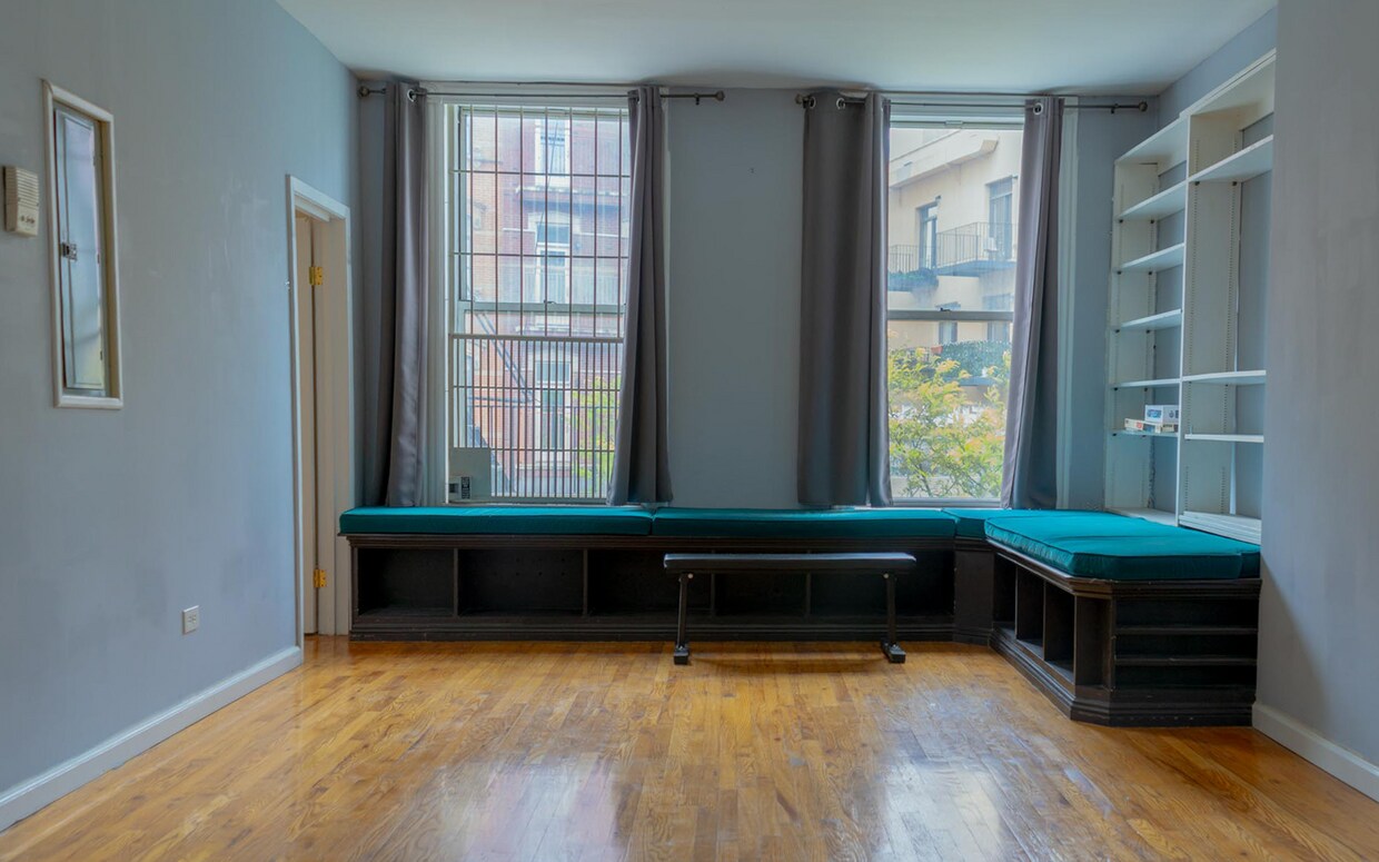 Primary Photo - 149 Broadway