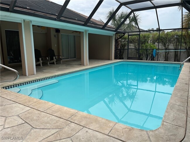 Building Photo - 385 Ashbury Way