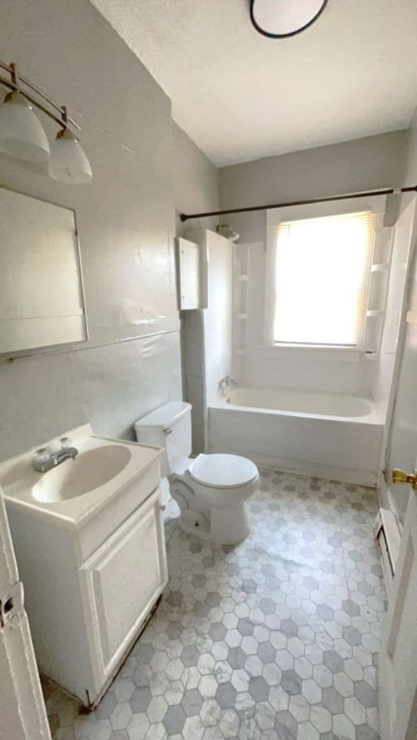 Foto del edificio - 626-628 W Main St