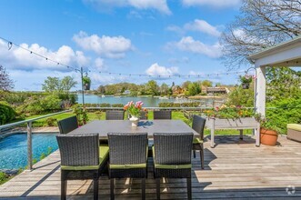 Building Photo - 810 Pirates Cove
