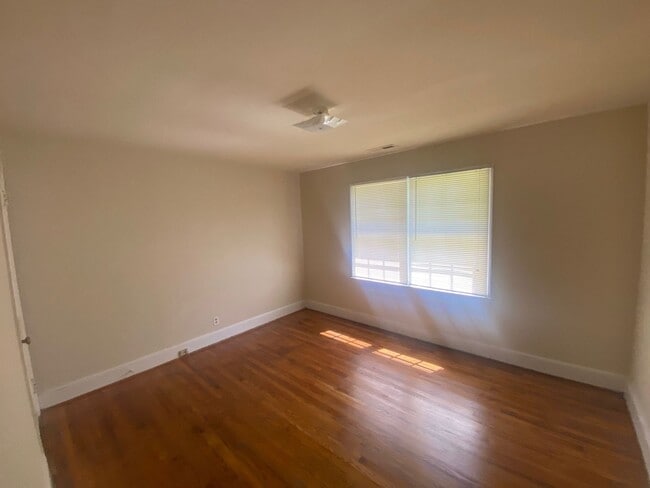 Foto del edificio - 2600 Spring Garden St