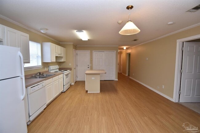 Building Photo - 1064 Antigua Cir