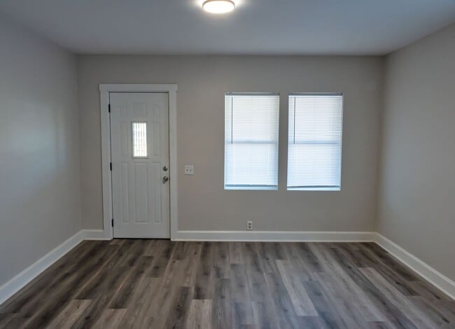 Foto del edificio - Remodeled 3 Bedroom 1 Bath home Ready for ...