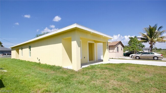 Building Photo - 3433 Jeffcott St