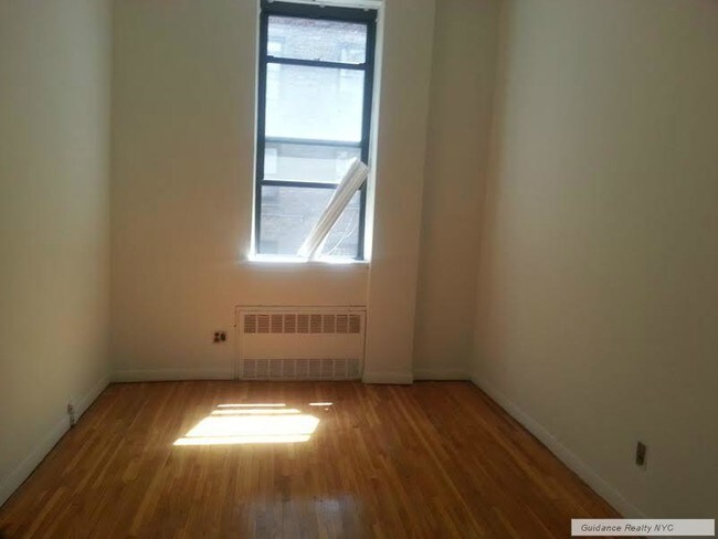 Building Photo - 114 W 74th St