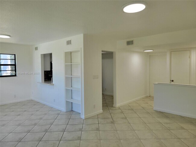 Foto del edificio - 1821 NE 40th Ct
