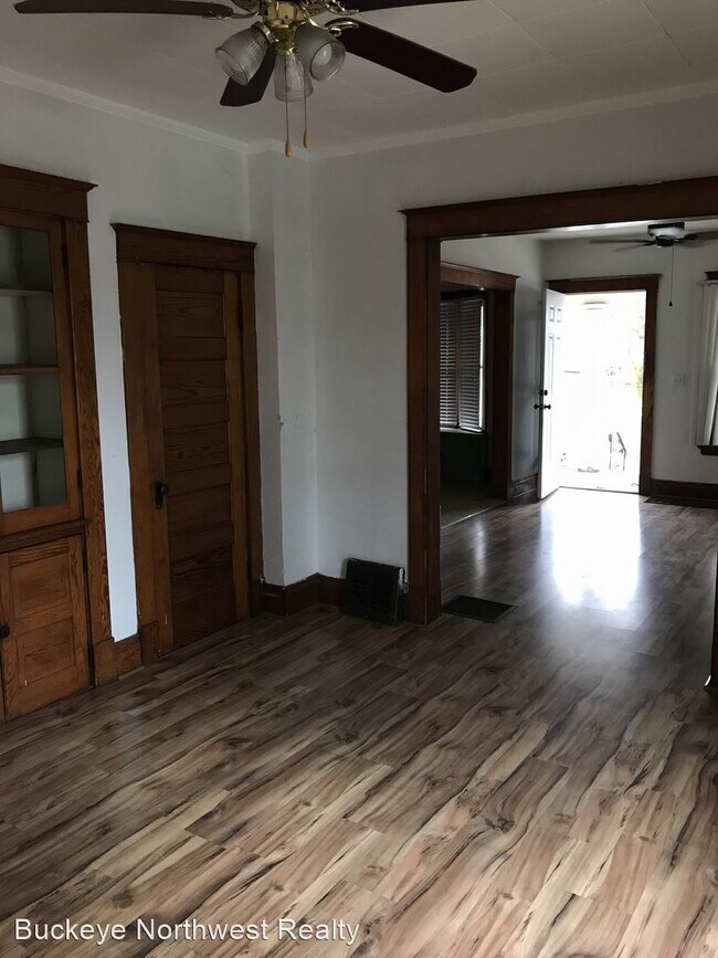 Foto del edificio - 3 br, 1 bath House - 301 Parker St