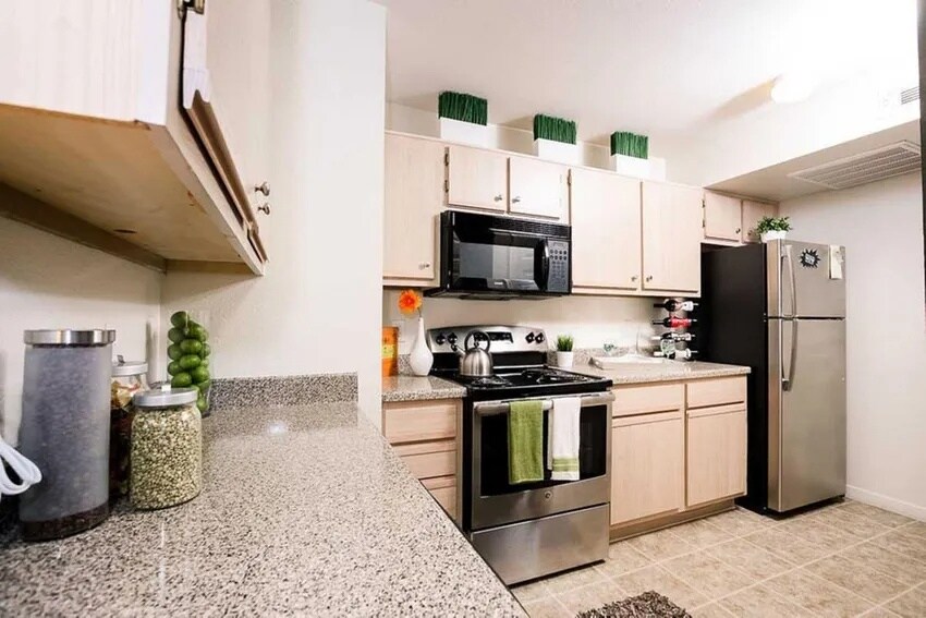Foto principal - North Houston Living | Easy Commute & Comfort