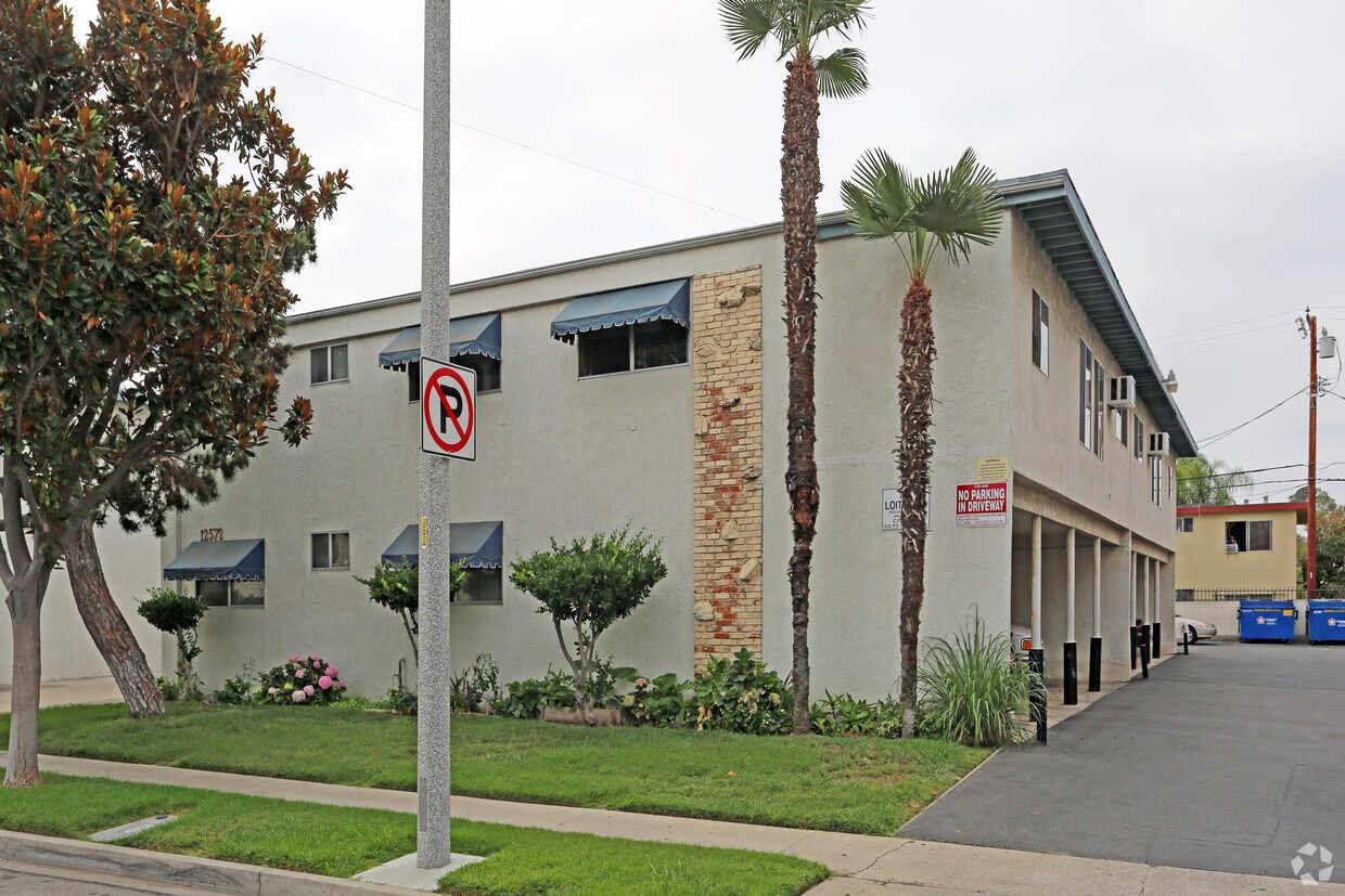 Building Photo - 12572 Sunswept Ave