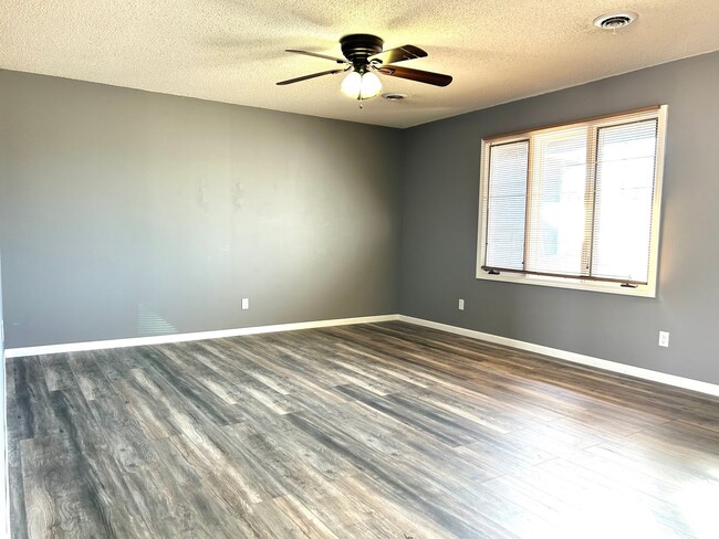 Building Photo - Beautiful Home, Great Location!