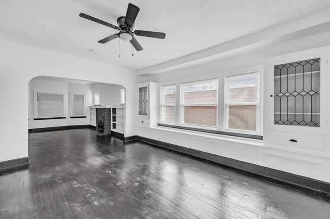 Foto del edificio - 3058 E 116th St