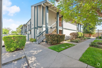 Building Photo - 7283 Florin Mall Dr