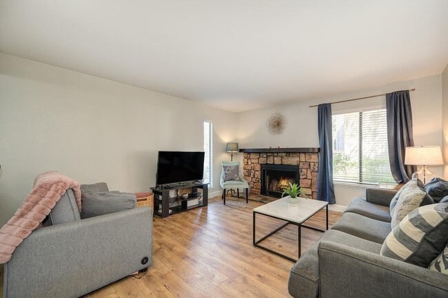 Foto del edificio - Beautiful upgraded cozy single story 1 bed...