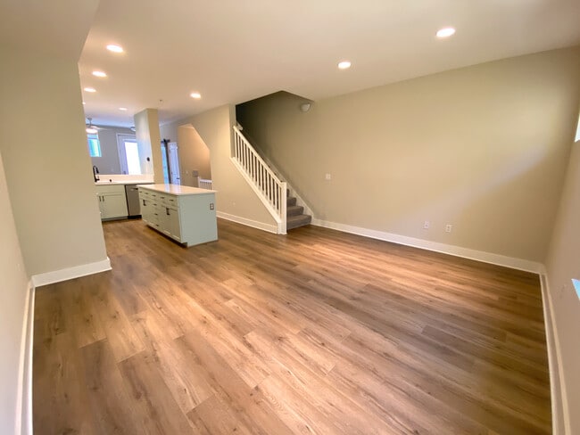 Building Photo - 310 City Center Dr