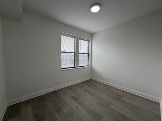 Foto del edificio - 4832 N Winthrop Ave