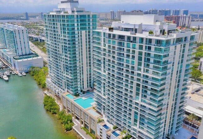 Foto del edificio - 330 Sunny Isles Blvd