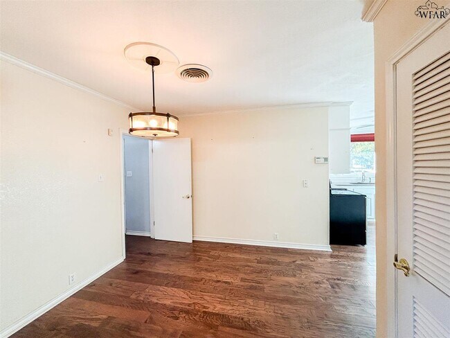 Foto del edificio - 3204 Martin Blvd