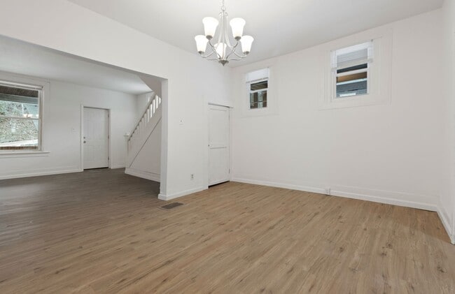 Building Photo - Carnegie - 2 Bedroom 1 Bathroom - Updated ...