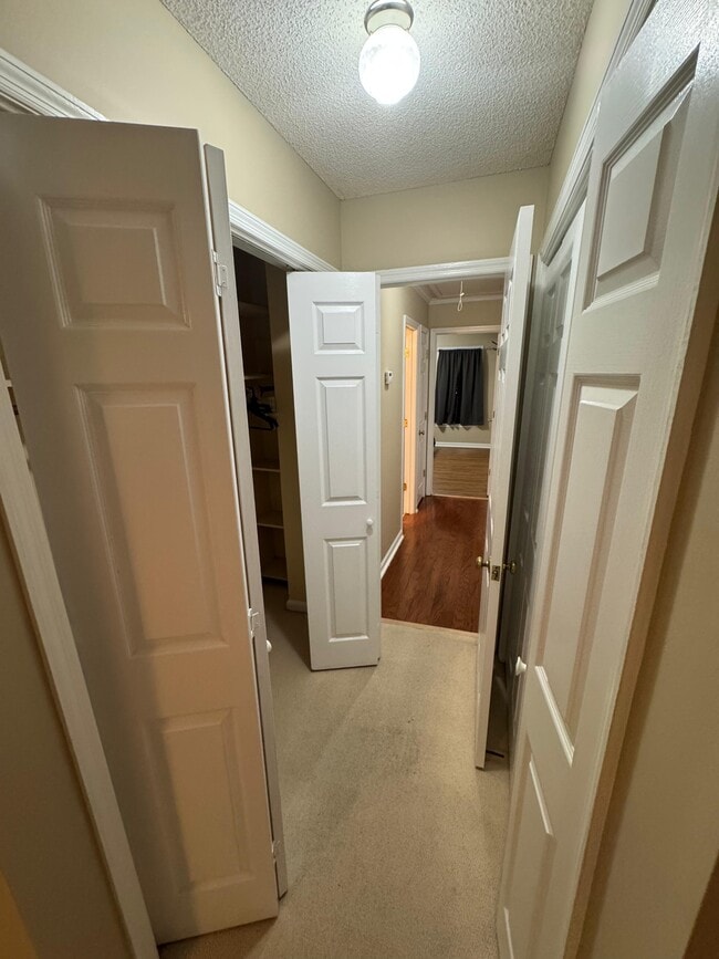 Building Photo - 113 Manor Row