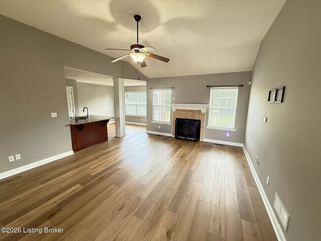 Building Photo - 1303 Bostwick Ln