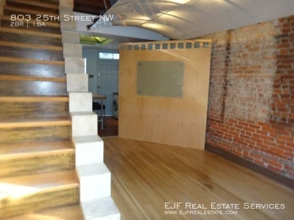 Building Photo - 803 25th St NW