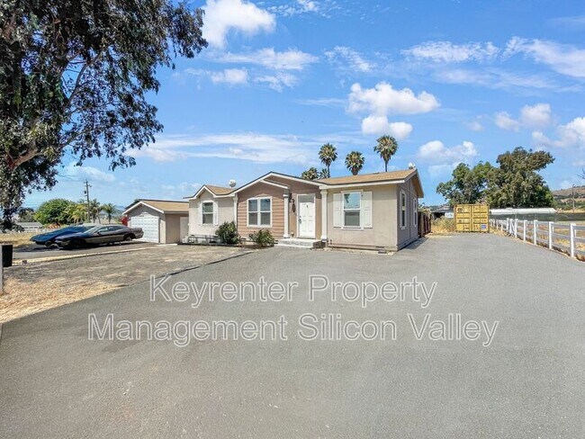 Foto del edificio - 15928 Foothill Ave