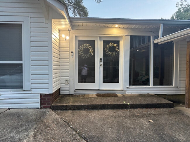 Building Photo - 2321 N Calion Rd