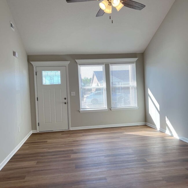 Building Photo - 126 SW 145th Rd