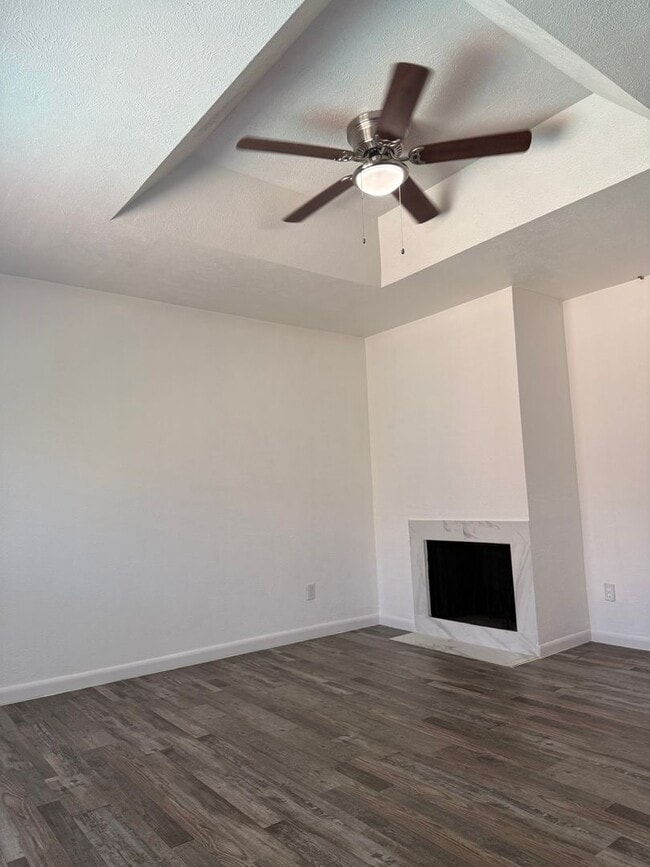 Building Photo - 4317 Hartford St