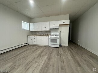 Building Photo - 52 Stuyvesant Ave