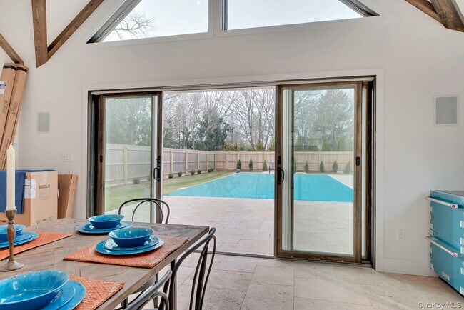 Foto del edificio - 550 Krause Rd