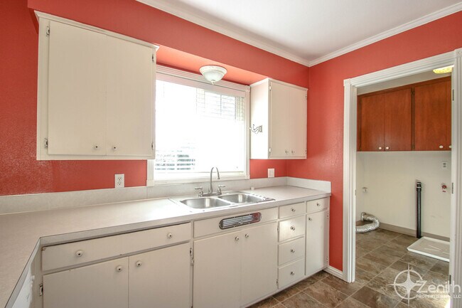 Foto del edificio - 709 NW 72nd St