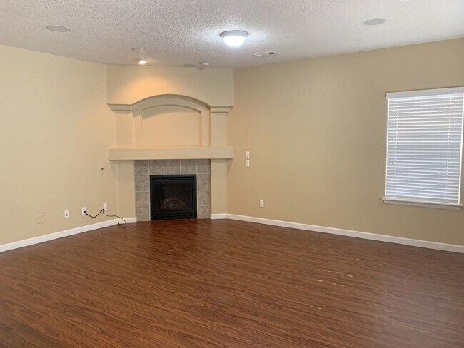 Foto del edificio - 229 Loma Linda Loop NE