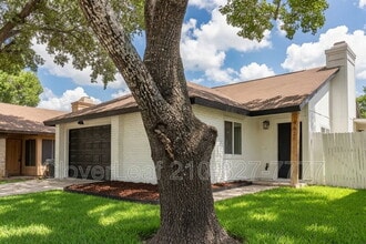 Building Photo - 9631 Ivy Bend St