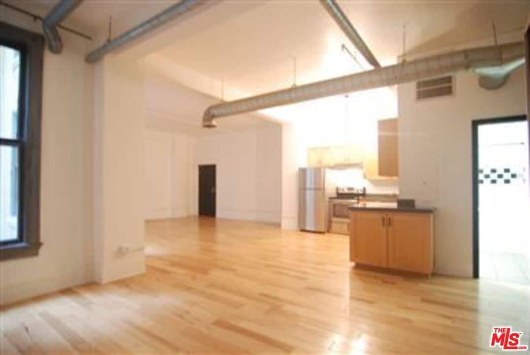 Primary Photo - 108 W 2nd St