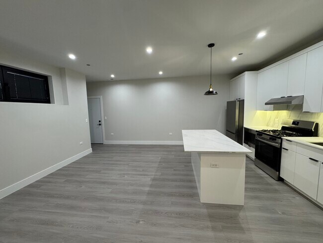 Foto del edificio - 1414 E 65th Pl