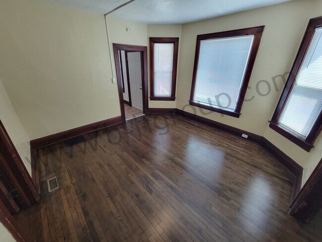 Building Photo - 6417 23rd Ave