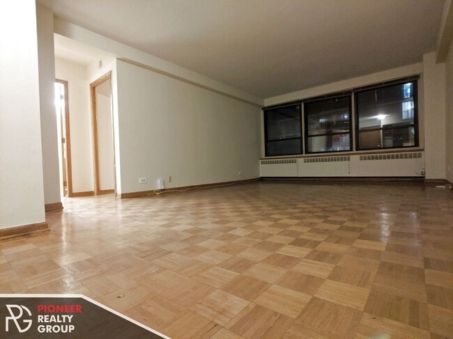 Foto del edificio - 4180 N Marine Dr